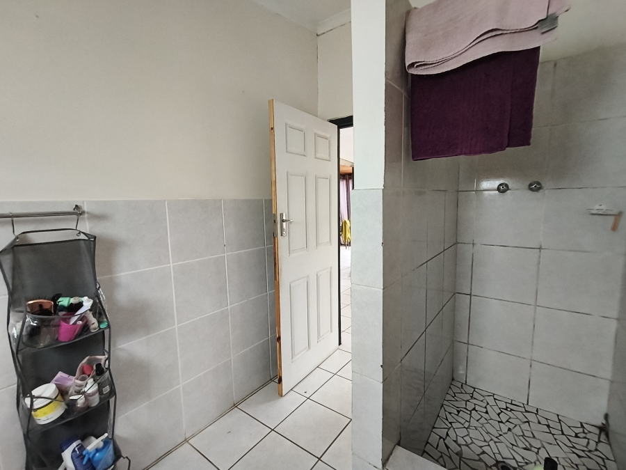 2 Bedroom Property for Sale in Paradise Beach Eastern Cape
